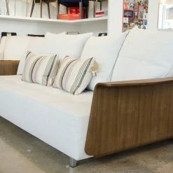 Innovation Living Long Horn With Arms